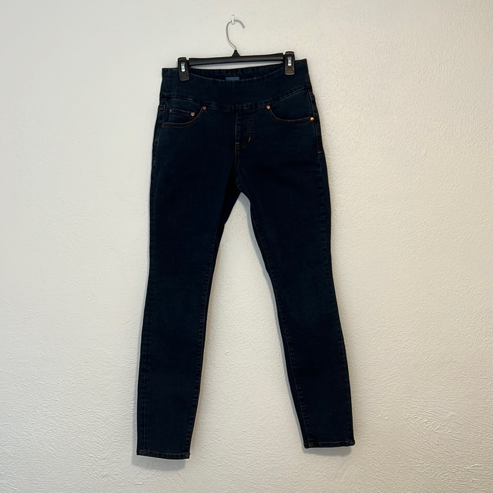 JAG women’s size 8 pull-on skinny jeans, dark wash